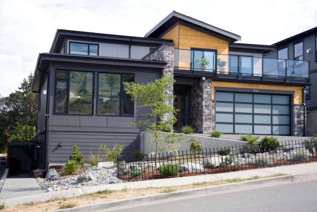 M&M'S Maple Bay Mountain Guesthouse - Licensed ดันแคน ภายนอก รูปภาพ