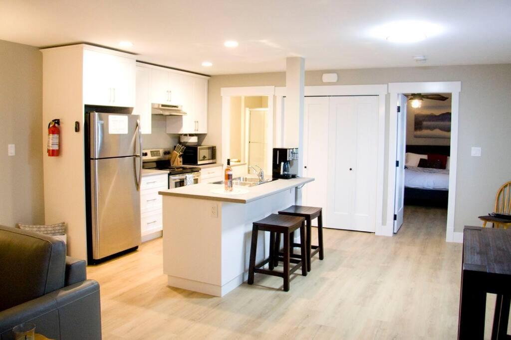 M&M'S Maple Bay Mountain Guesthouse - Licensed ดันแคน ภายนอก รูปภาพ