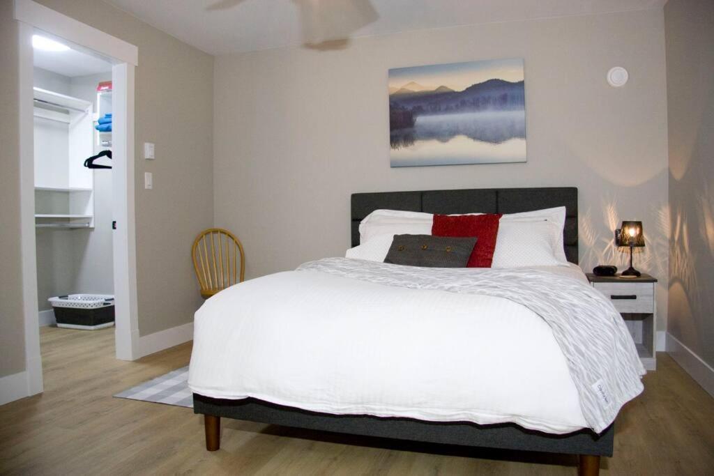 M&M'S Maple Bay Mountain Guesthouse - Licensed ดันแคน ภายนอก รูปภาพ
