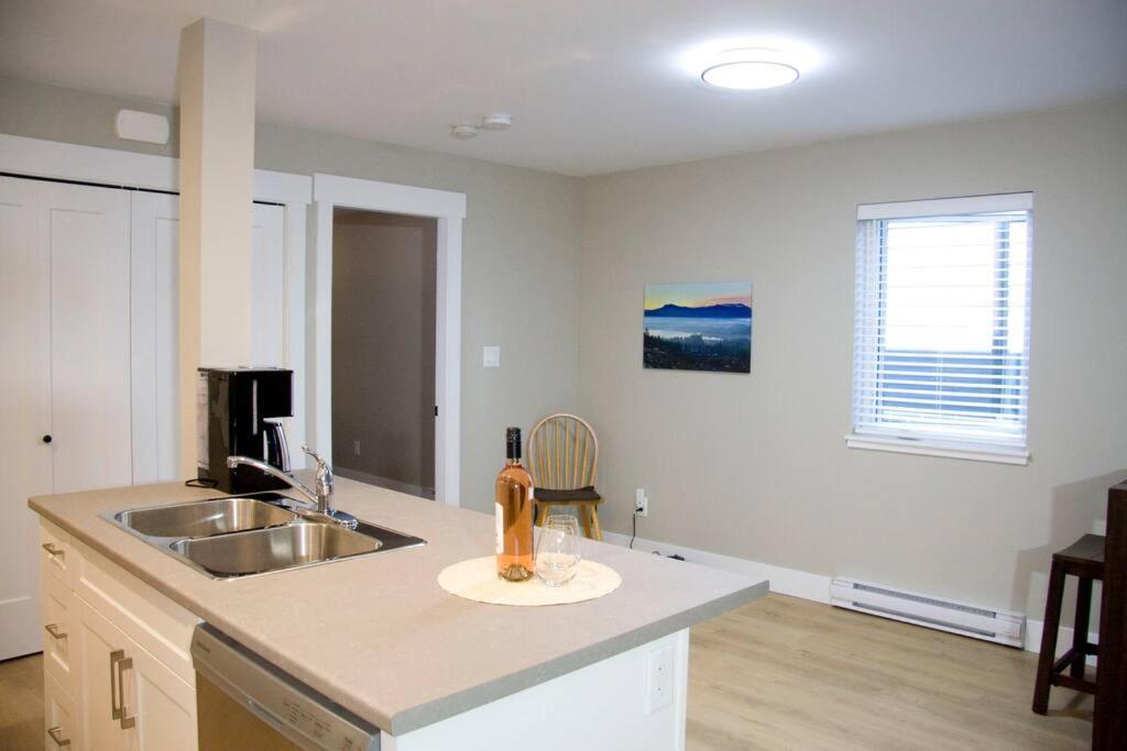 M&M'S Maple Bay Mountain Guesthouse - Licensed ดันแคน ภายนอก รูปภาพ