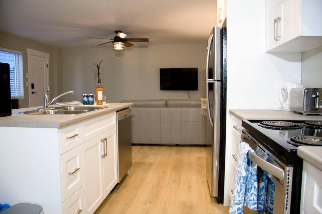 M&M'S Maple Bay Mountain Guesthouse - Licensed ดันแคน ภายนอก รูปภาพ