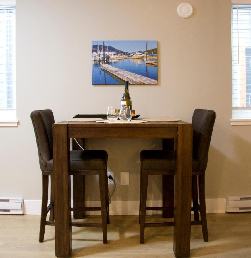 M&M'S Maple Bay Mountain Guesthouse - Licensed ดันแคน ภายนอก รูปภาพ