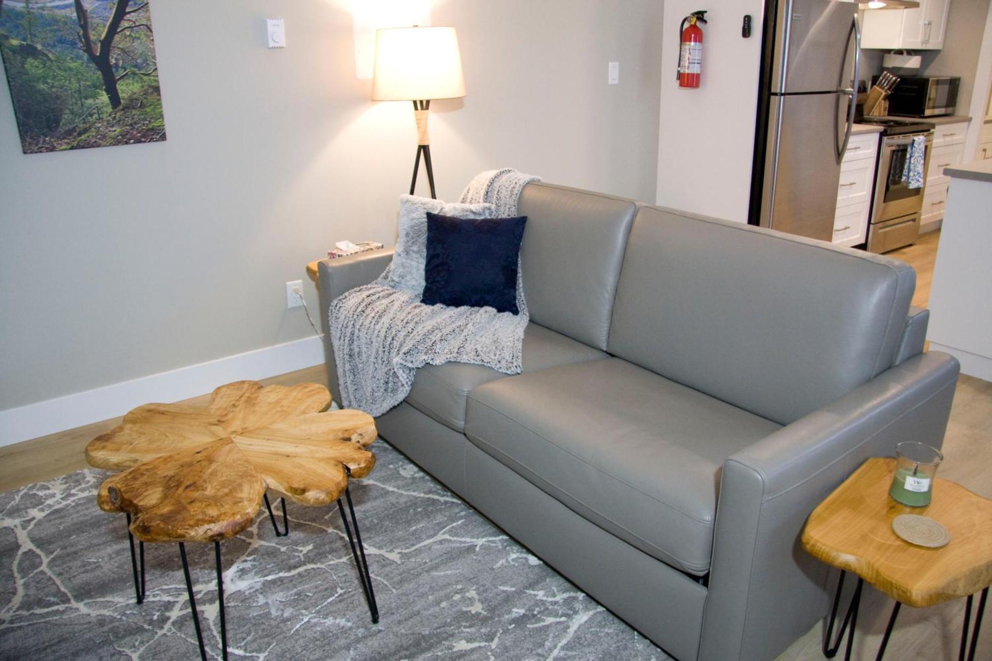 M&M'S Maple Bay Mountain Guesthouse - Licensed ดันแคน ภายนอก รูปภาพ