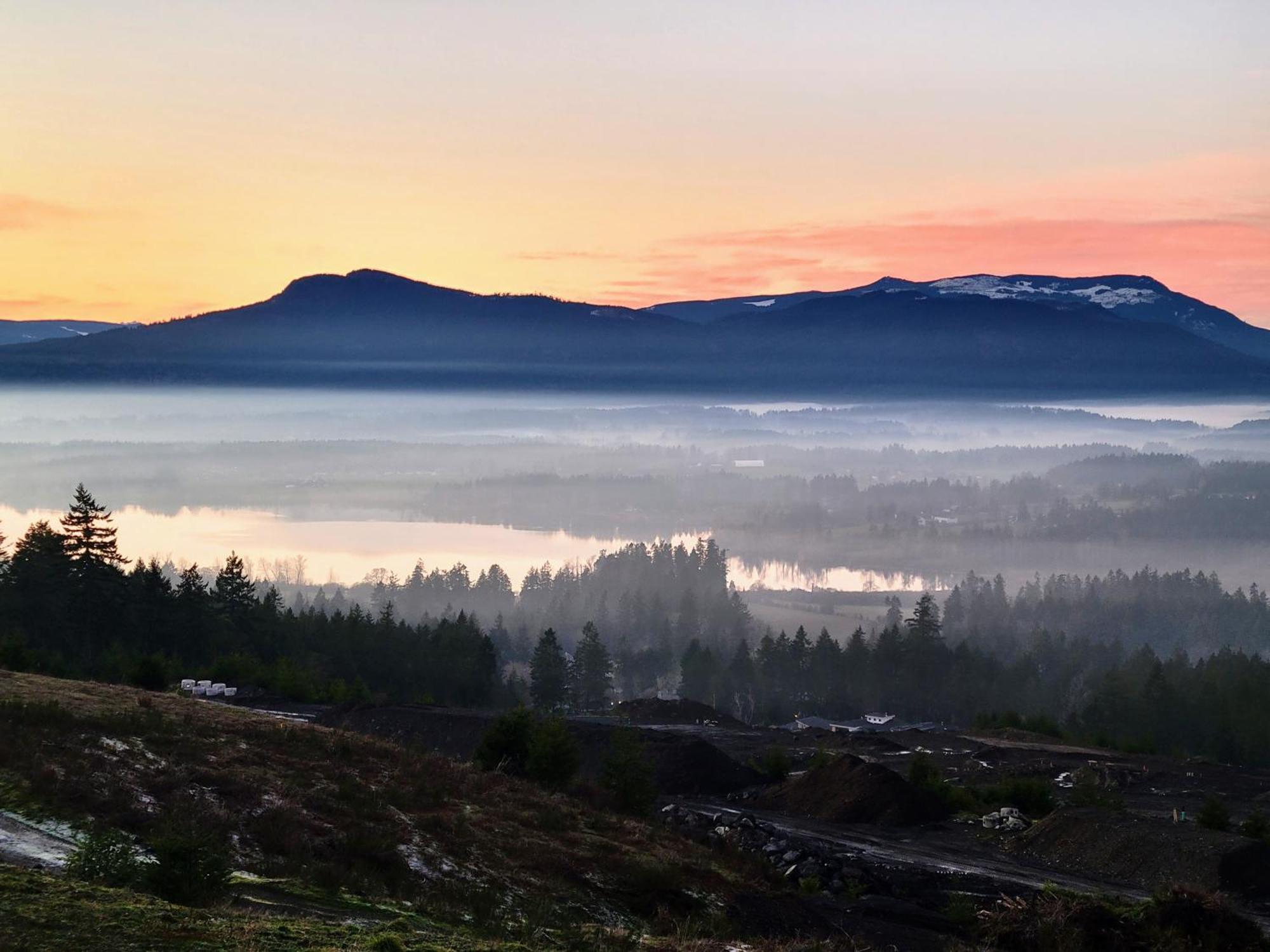 M&M'S Maple Bay Mountain Guesthouse - Licensed ดันแคน ภายนอก รูปภาพ